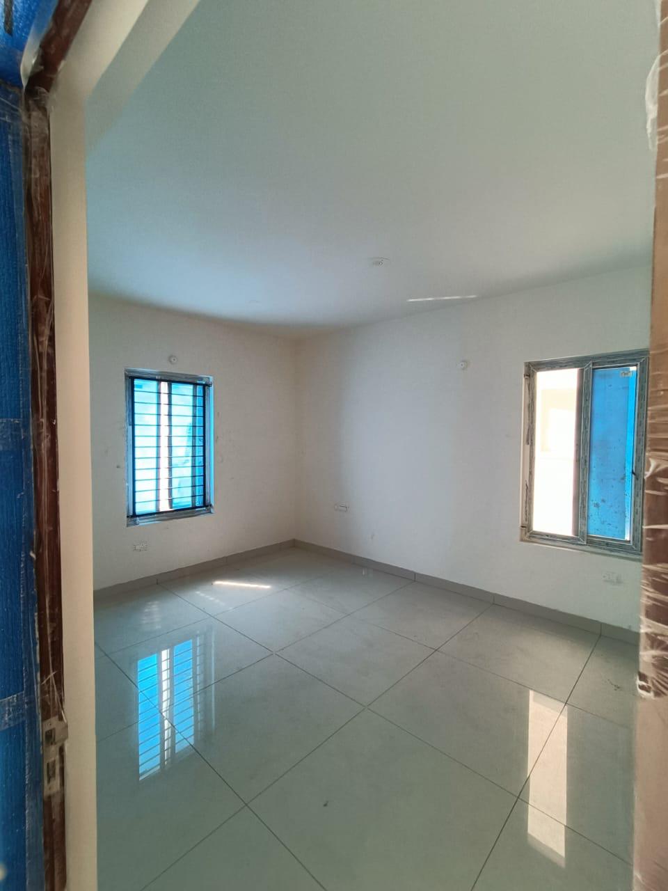 2 BHK Flats for Sale near Tellapur